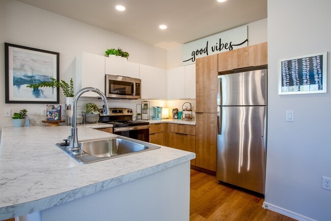 San Stefano Townhomes in Chandler, AZ - Building Photo - Building Photo