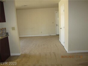 5163 Indian River Dr in Las Vegas, NV - Building Photo - Building Photo