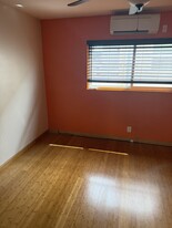 1227 E 1st St, Unit 2F in Long Beach, CA - Building Photo