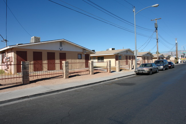 Lake Mead Apartments in Las Vegas, NV - Building Photo - Building Photo