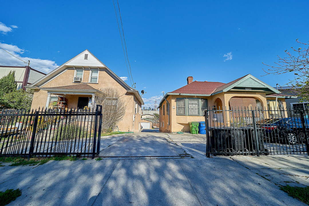 1134-1138 S Berendo St in Los Angeles, CA - Building Photo