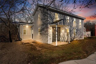 53 Owasco St in Auburn, NY - Building Photo