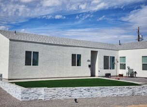 220 4th Ave E in Buckeye, AZ - Building Photo - Building Photo
