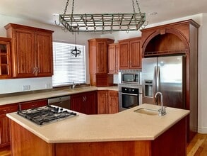1837 N Centennial Cir in Saint George, UT - Foto de edificio - Building Photo