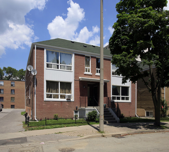 7 Norris Cres in Toronto, ON - Building Photo - Building Photo