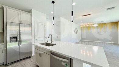 1419 E Town and Country Ln in Phoenix, AZ - Building Photo - Building Photo