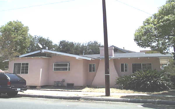 232 N Columbus Ave in Glendale, CA - Building Photo