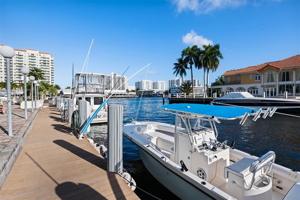2900 NE 30th St, Unit 7G in Fort Lauderdale, FL - Building Photo