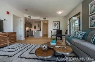 40 Malvern St, Unit 507 in Boston, MA - Building Photo - Building Photo