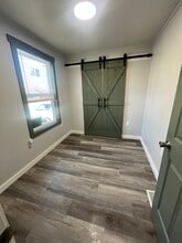 2045 Dave Buck Rd in Johnson City, TN - Foto de edificio - Building Photo