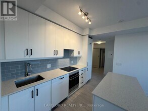 30-1230 Elm Dr W in Mississauga, ON - Building Photo - Building Photo