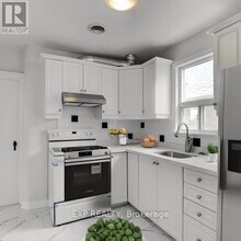 11 Fairside Ave in Toronto, ON - Building Photo - Building Photo