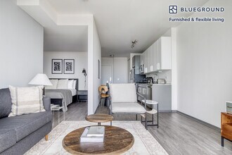 2340 N California Ave in Chicago, IL - Building Photo - Building Photo