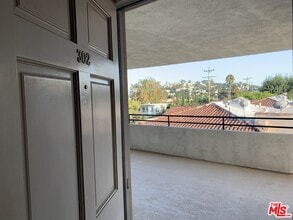 503 S Adams St-Unit -302 in Glendale, CA - Building Photo - Building Photo