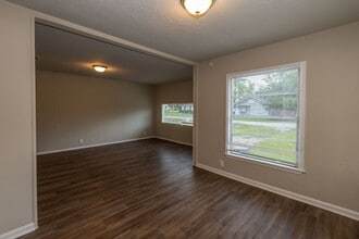 660 Oregon Ave in Beaumont, TX - Building Photo - Building Photo