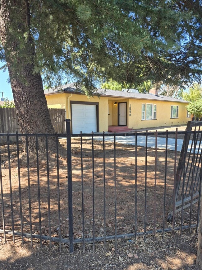 property at 1098 E 21st St