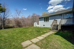 6 Elizabeth St in Dartmouth, NS - Building Photo