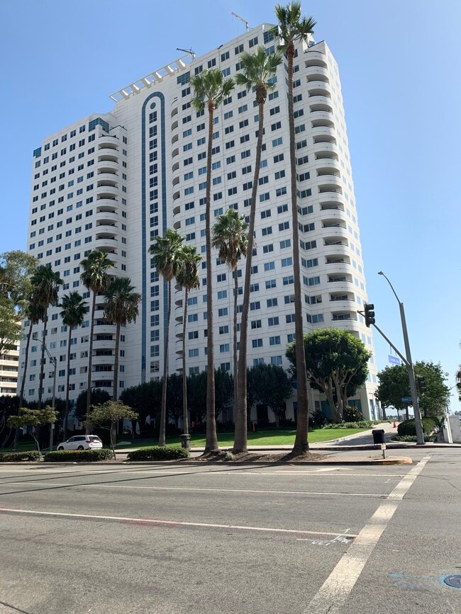 525 E Seaside Way, Unit 502 in Long Beach, CA - Building Photo - Building Photo