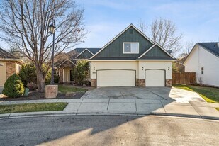 1661 W Puzzle Crk Ct in Meridian, ID - Building Photo