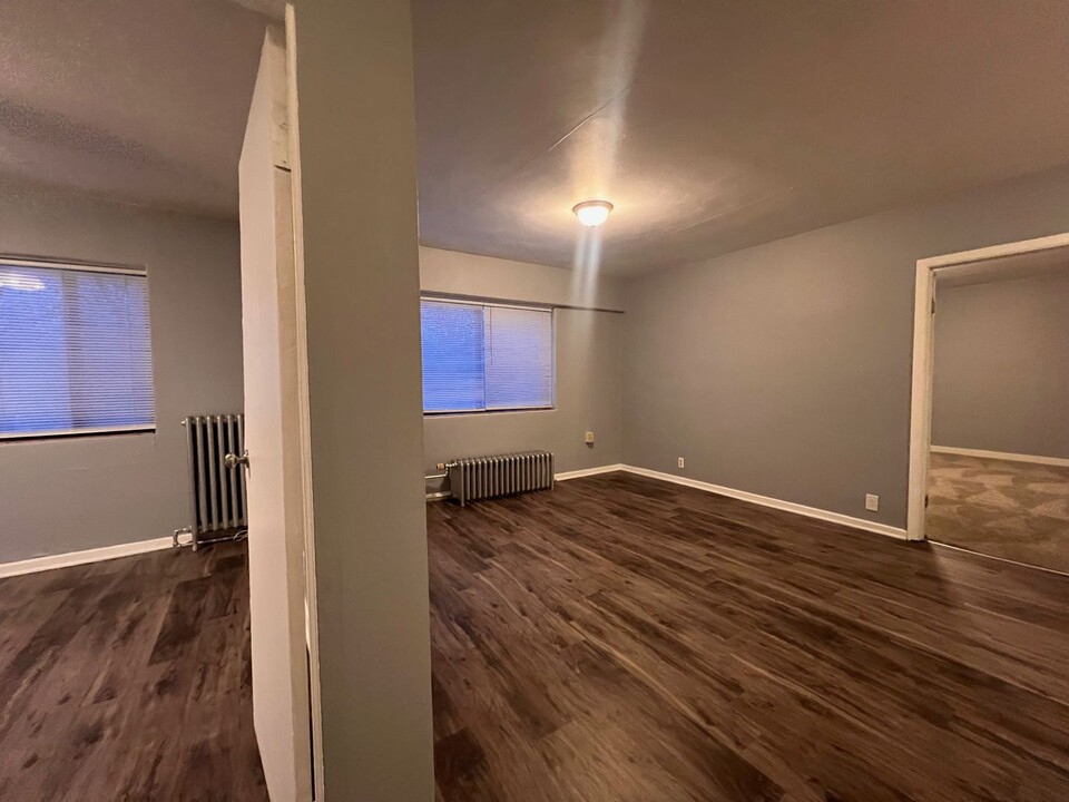 3553 N Oakland Ave in Milwaukee, WI - Building Photo