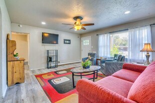 1923 Lake Ave in Pueblo, CO - Building Photo