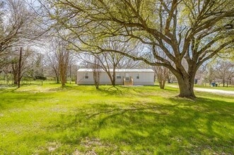 1948 Lariat Ln in Burleson, TX - Building Photo - Building Photo
