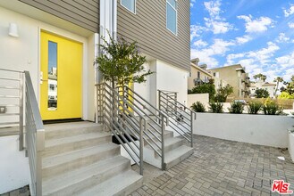 421 S Wilton Pl in Los Angeles, CA - Building Photo - Building Photo