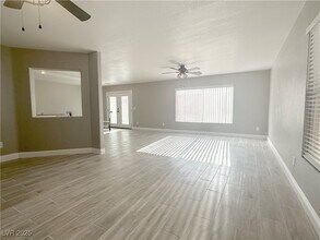 7437 Treasure Chest St in Las Vegas, NV - Building Photo - Building Photo