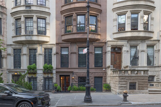 9 E 94th St in New York, NY - Building Photo - Building Photo