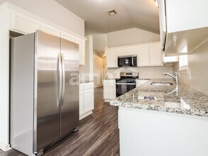 1613 Brittany Ln in Edmond, OK - Building Photo - Building Photo
