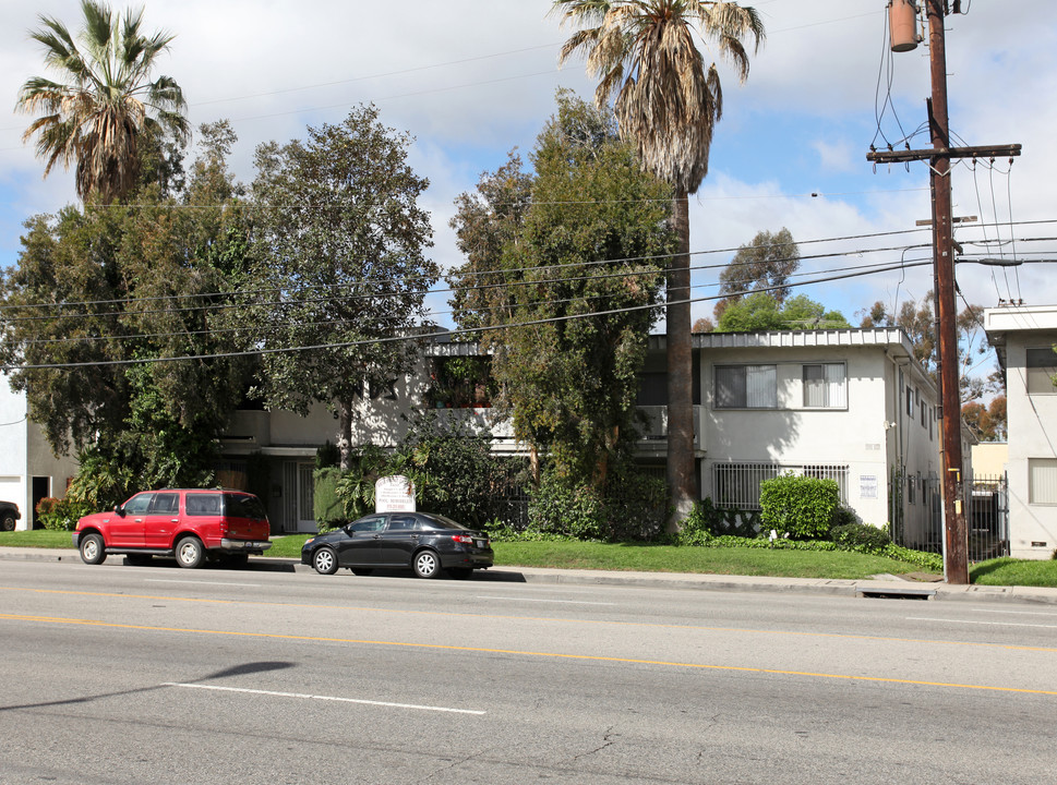 5433 Sepulveda Blvd in Sherman Oaks, CA - Building Photo