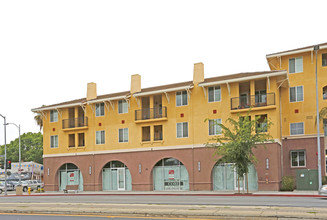 Buena Vista Midtown in San Jose, CA - Foto de edificio - Building Photo