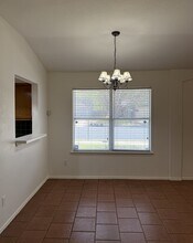 700 House Creek Dr in Leander, TX - Foto de edificio - Building Photo