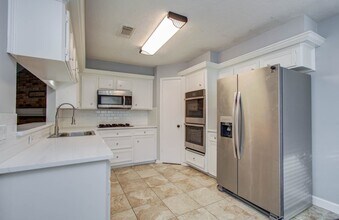 6607 Readsland Ln in Houston, TX - Building Photo - Building Photo