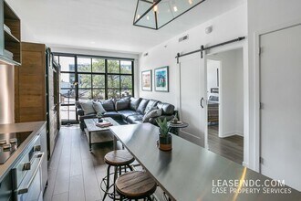 2030 8th St NW in Washington, DC - Foto de edificio - Building Photo