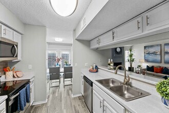Park at Ashford in Arlington, TX - Building Photo - Interior Photo