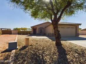 8735 W Royal Palm Rd in Peoria, AZ - Foto de edificio - Building Photo