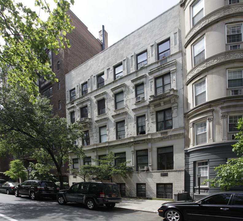 216 W 78th St in New York, NY - Building Photo