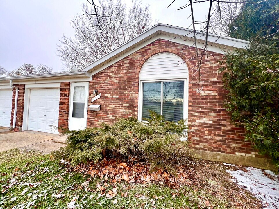 1191 E David Rd in Dayton, OH - Building Photo