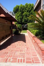 15116 Parthenia St in Los Angeles, CA - Building Photo - Building Photo
