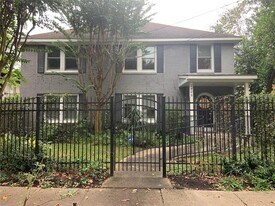 2406 Elmen St in Houston, TX - Building Photo