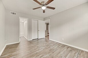 Springhollow Apartments in Dallas, TX - Building Photo