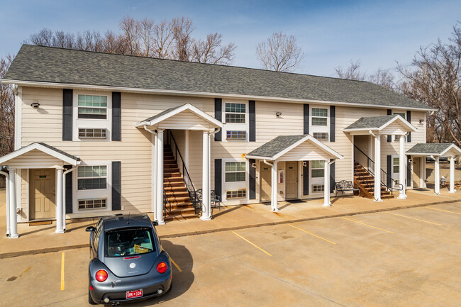 Sanibel Executive Suites in Joplin, MO - Foto de edificio - Building Photo