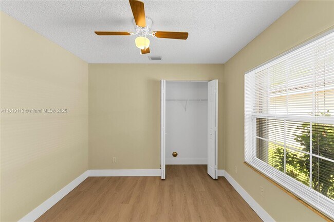18057 SW 30th Ct in Miramar, FL - Building Photo - Building Photo