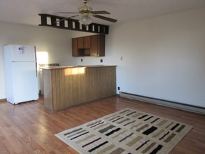 4 Circle Dr in Huntington, WV - Building Photo - Building Photo