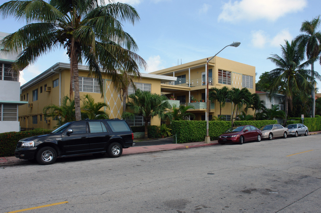 1520-1530 Jefferson Ave in Miami Beach, FL - Building Photo