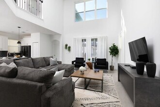 4290 Paragraph Dr in Kissimmee, FL - Building Photo - Building Photo