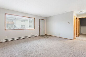 837 NE 55th Ave in Portland, OR - Building Photo - Building Photo