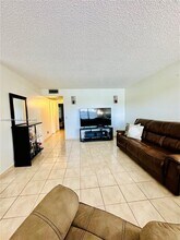 551 SW 135th Ave in Pembroke Pines, FL - Building Photo - Building Photo