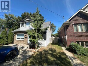 2246 Marentette Ave in Windsor, ON - Building Photo - Building Photo